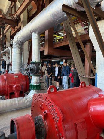 В рамках национального проекта «Кадры» выполняются мероприятия по привлечению квалифицированных специалистов в сферу ЖКХ и расширению возможностей для профессионального роста молодых людей В рамках национального проекта «Кадры» выполняются мероприятия по привлечению квалифицированных специалистов в сферу ЖКХ и расширению возможностей для профессионального роста молодых людей