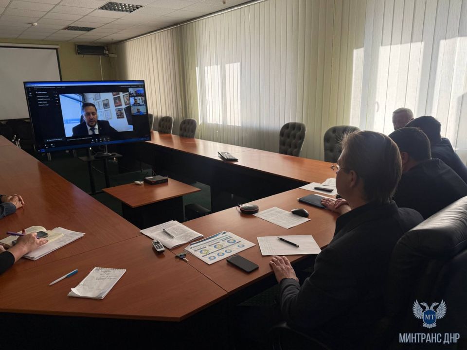 Представители Минтранса ДНР и Ассоциации "Цифровая Эра Транспорта" обсудили вопросы совместного взаимодействия Представители Минтранса ДНР и Ассоциации "Цифровая Эра Транспорта" обсудили вопросы совместного взаимодействия