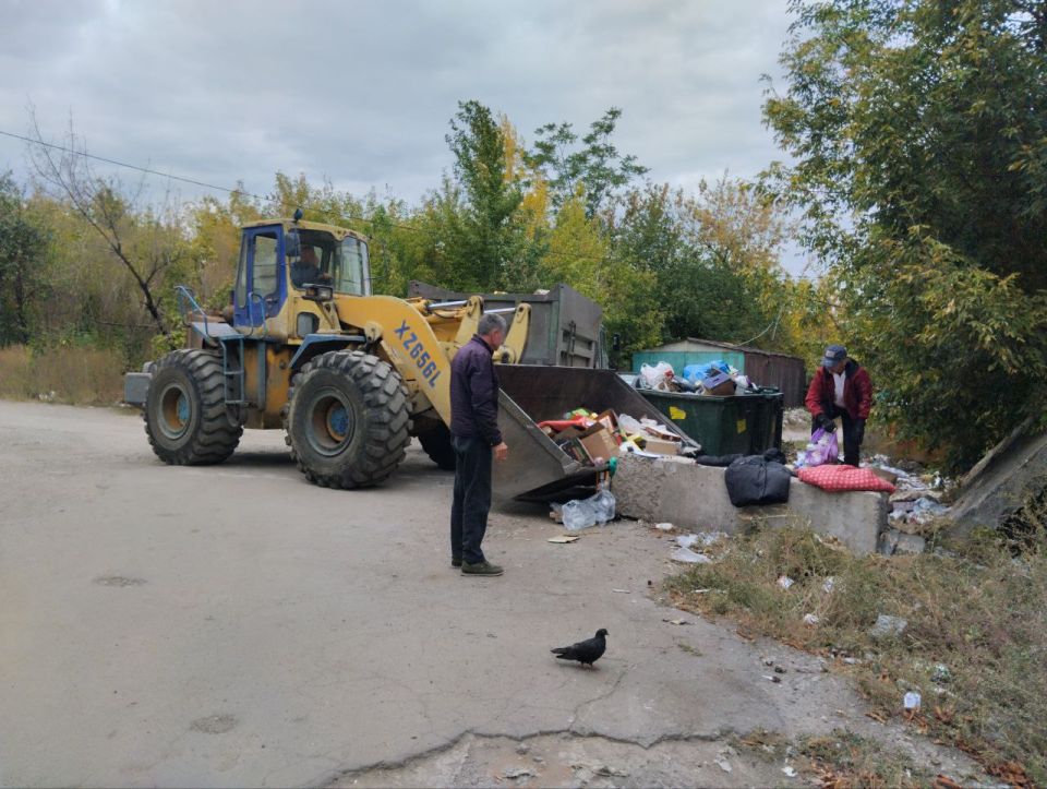 Сегодня, 26 сентября с целью приведения территории в надлежащее санитарное состояние выполнены работы по вывозу крупногабаритных накоплений мусора на контейнерных площадках по адресам: ул. Чудская, д. 2, д. 11; ул.... Сегодня, 26 сентября с целью приведения территории в надлежащее санитарное состояние выполнены работы по вывозу крупногабаритных накоплений мусора на контейнерных площадках по адресам: ул. Чудская, д. 2, д. 11; ул....