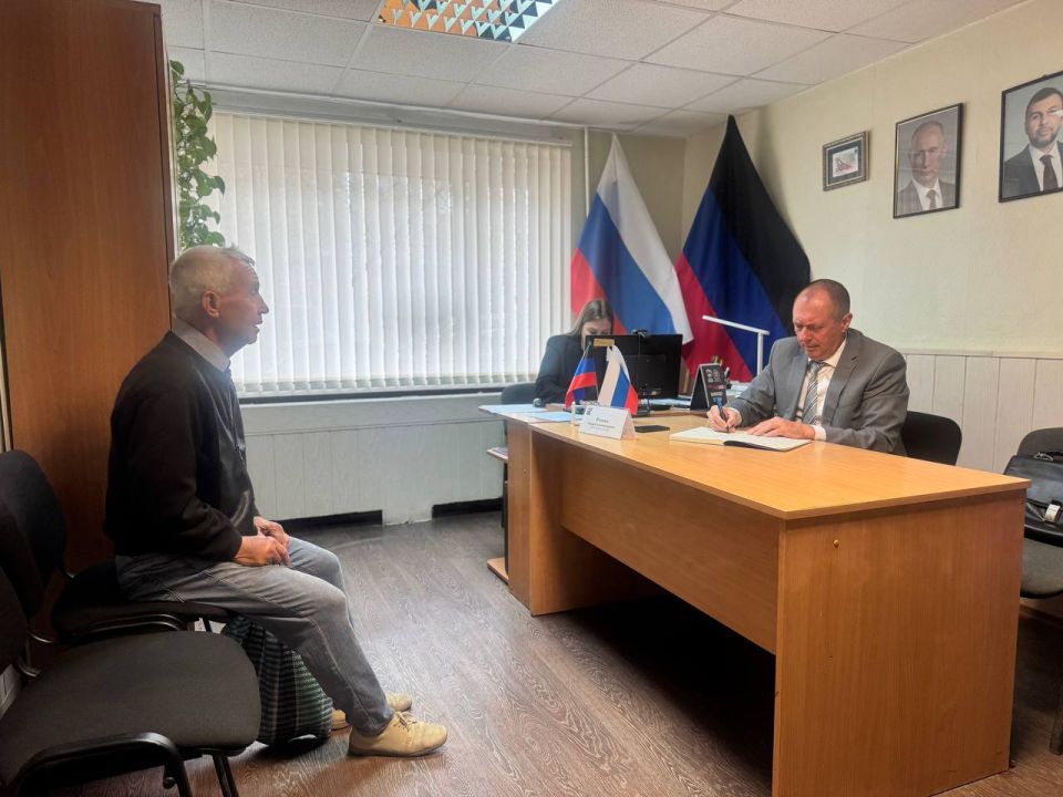 В Снежном прошел приём депутата Народного Совета ДНР В Снежном прошел приём депутата Народного Совета ДНР
