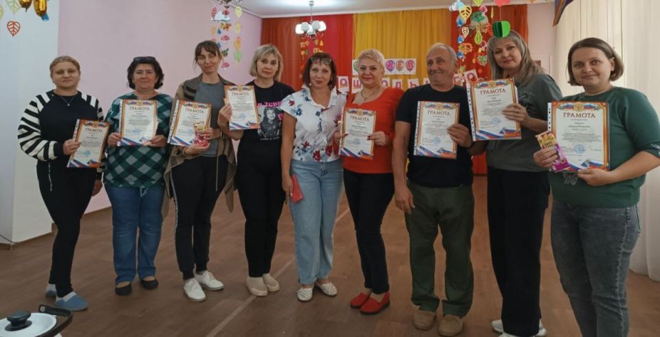 В преддверии празднования профессионального праздника "Дня работников дошкольного образования", в ГКДОУ "Светлодарский детский сад №10 "Радуга"", прошло торжественное производственное собрание, посвящённое этому событию! В преддверии празднования профессионального праздника "Дня работников дошкольного образования", в ГКДОУ "Светлодарский детский сад №10 "Радуга"", прошло торжественное производственное собрание, посвящённое этому событию!