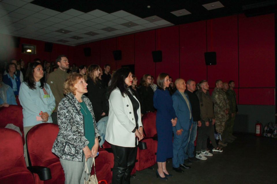 Председатель #Комитет_по_поддержке_участников_СВО Дмитрий Огилец (фракция «Единая Россия») посетил премьерную презентацию документального фильма «Одна память на двоих», которая состоялась при поддержке Общественной палаты... Председатель #Комитет_по_поддержке_участников_СВО Дмитрий Огилец (фракция «Единая Россия») посетил премьерную презентацию документального фильма «Одна память на двоих», которая состоялась при поддержке Общественной палаты...