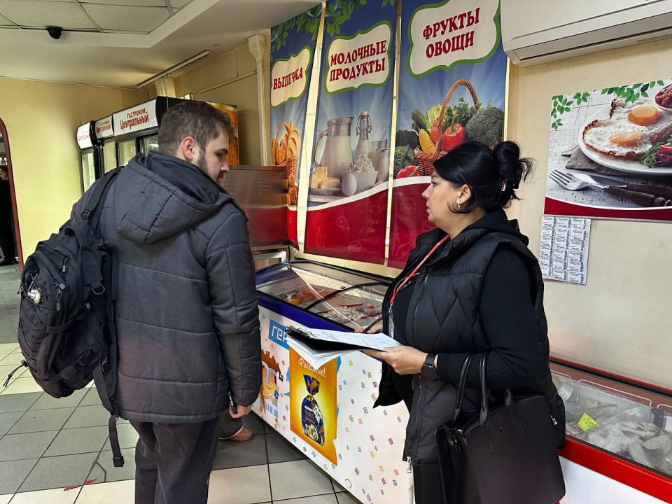 Иван Приходько: Активисты Народного осуществили проверку ряда магазинов в Центрально-Городском районе Горловки Иван Приходько: Активисты Народного осуществили проверку ряда магазинов в Центрально-Городском районе Горловки