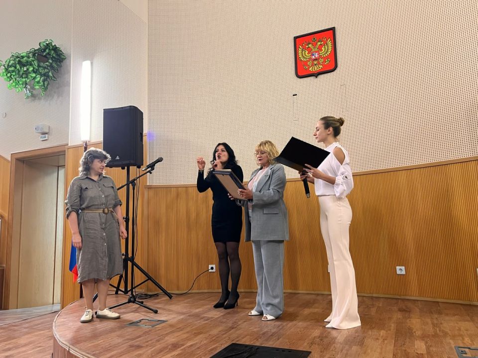 В преддверии Международного дня глухих, 26 сентября, в Центре славянской культуры прошёл праздничный концерт и торжественное собрание Донецкого регионального отделения Всероссийского общества глухих В преддверии Международного дня глухих, 26 сентября, в Центре славянской культуры прошёл праздничный концерт и торжественное собрание Донецкого регионального отделения Всероссийского общества глухих