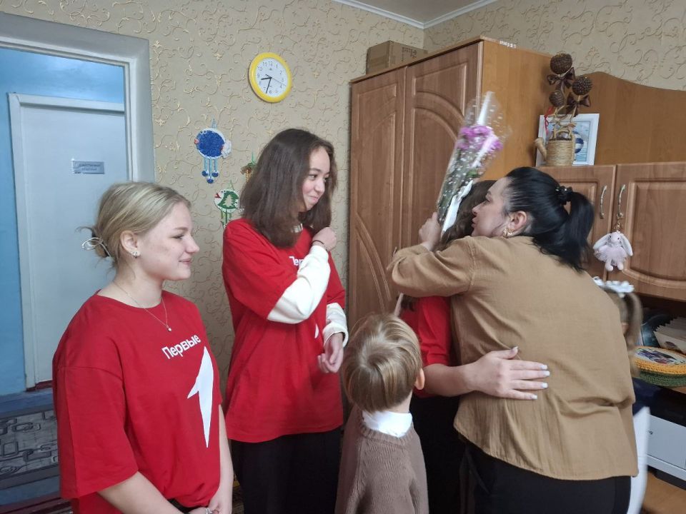Школьники Ждановки выражают благодарность работникам детских садов Школьники Ждановки выражают благодарность работникам детских садов