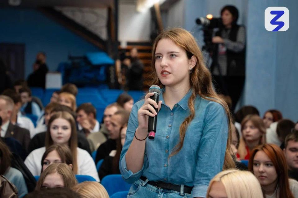 Заряжены знаниями: как марафон вдохновил молодежь ДНР Заряжены знаниями: как марафон вдохновил молодежь ДНР
