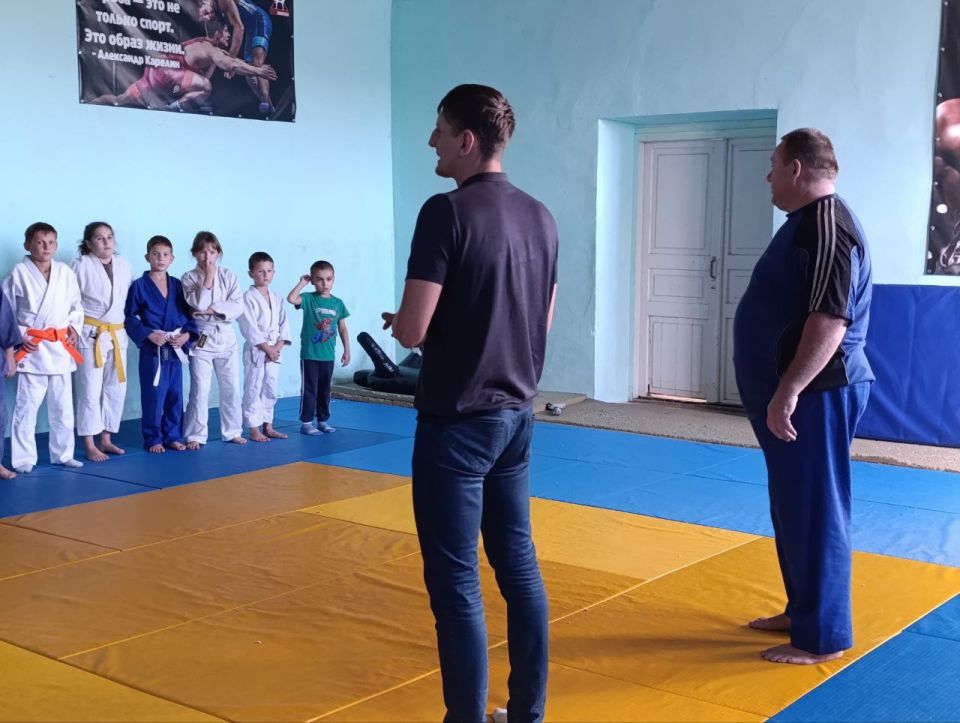 В Мангушском округе состоялось открытое тренировочное занятие в рамках партпроекта «Старший брат» В Мангушском округе состоялось открытое тренировочное занятие в рамках партпроекта «Старший брат»