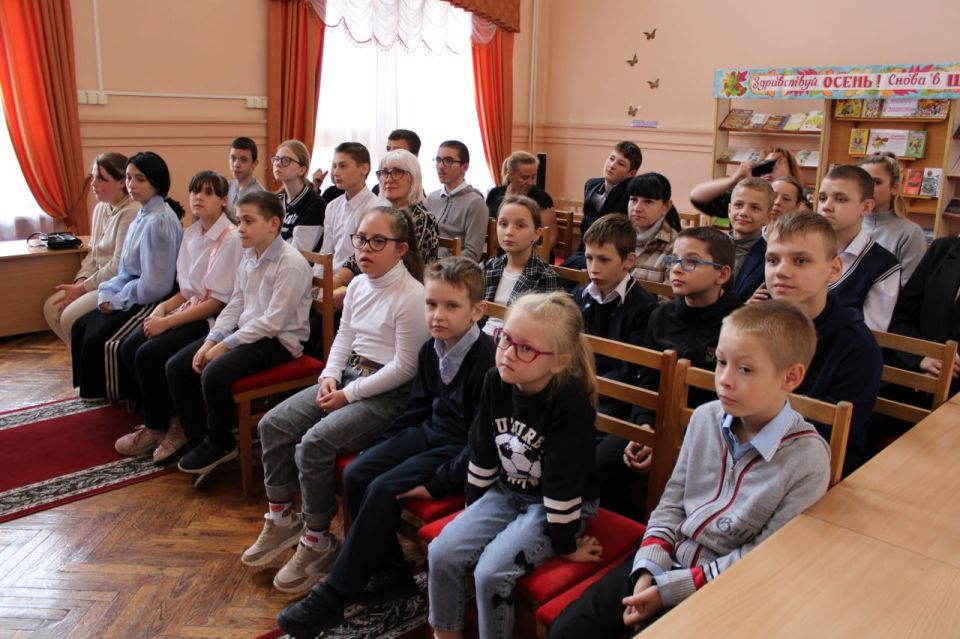 Театр книги для ребят из школ-интернатов в Донецкой республиканской библиотеке для детей имени С.М. Кирова Театр книги для ребят из школ-интернатов в Донецкой республиканской библиотеке для детей имени С.М. Кирова