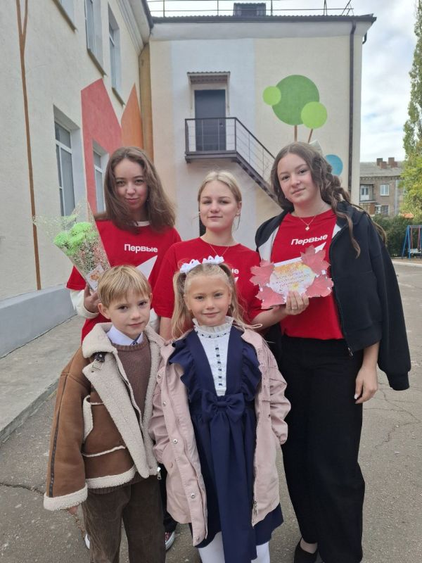 Школьники Ждановки выражают благодарность работникам детских садов Школьники Ждановки выражают благодарность работникам детских садов