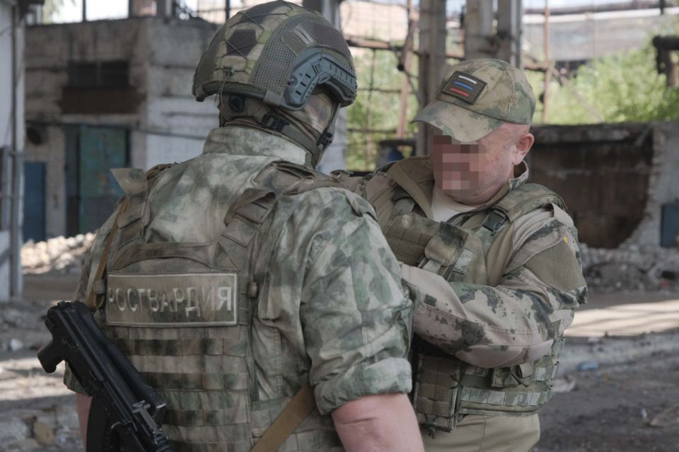 В ДНР награждены военнослужащие, отличившиеся при выполнении служебно-боевых задач В ДНР награждены военнослужащие, отличившиеся при выполнении служебно-боевых задач