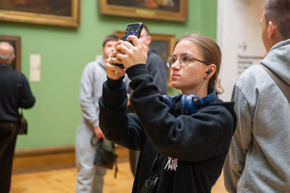 В Москве завершилась программа для ребят из Шахтерского колледжа кино В Москве завершилась программа для ребят из Шахтерского колледжа кино