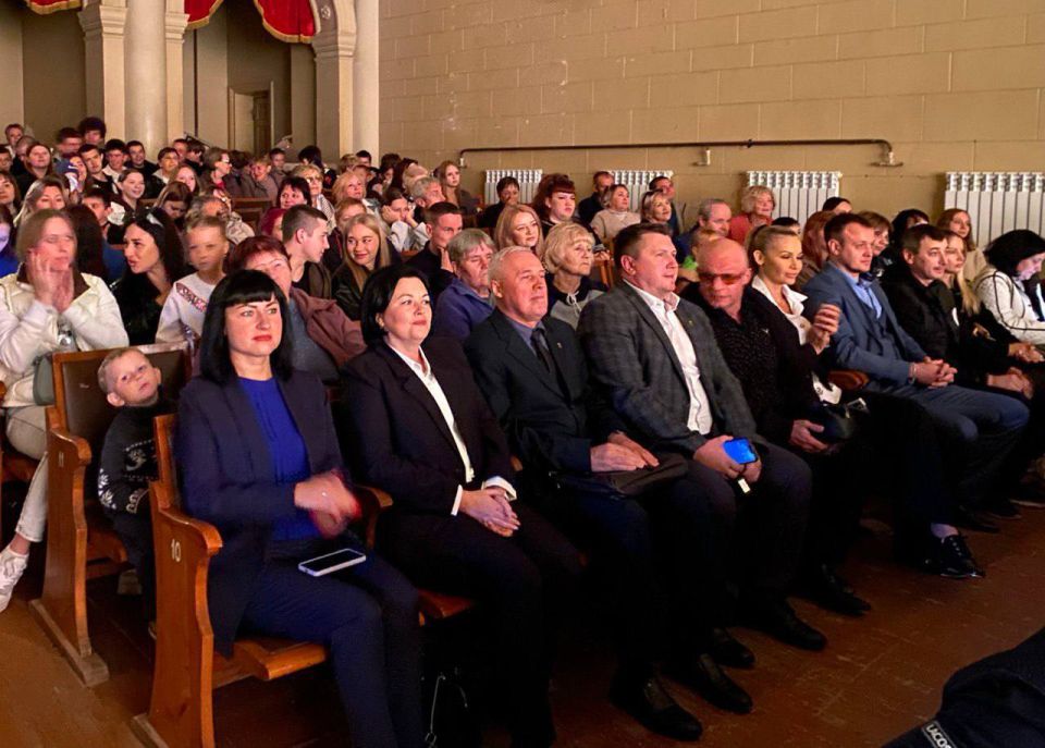 Праздничный концерт в Зугрэсе Праздничный концерт в Зугрэсе