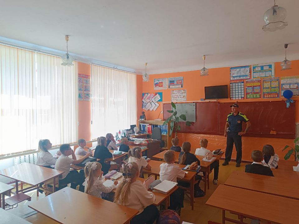 Месячник безопасности в школах городского округа Енакиево Месячник безопасности в школах городского округа Енакиево