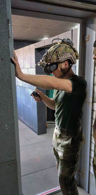 Штурмовые мероприятия с микро-дронами Штурмовые мероприятия с микро-дронами