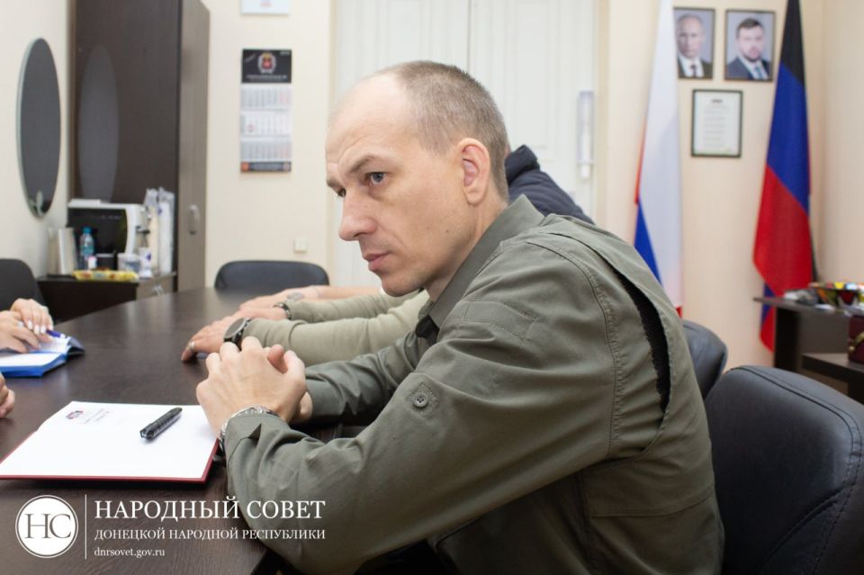 Увековечивание подвигов героев Отечества стало темой заседания профильного Комитета Увековечивание подвигов героев Отечества стало темой заседания профильного Комитета