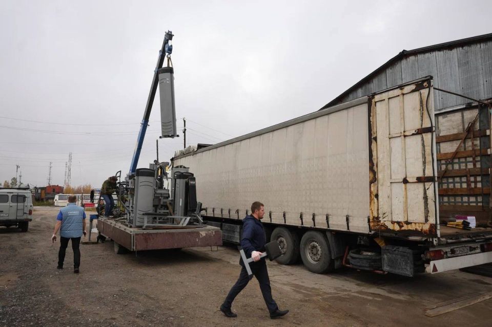 Пуровский район отправил в Волноваху и подшефные сёла 15 тонн гуманитарной помощи Пуровский район отправил в Волноваху и подшефные сёла 15 тонн гуманитарной помощи