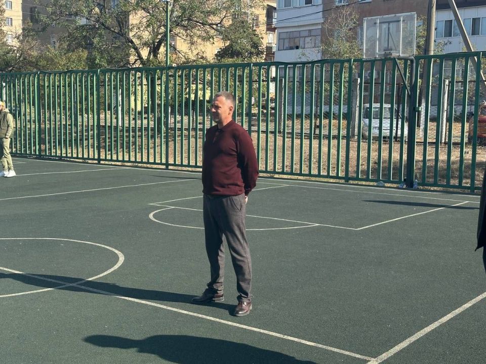 День города Зугрэса. На стадионе МБУ ДО СШ «Энергетик» в честь празднования Дня города Зугрэса прошел турнир по мини футболу! В качестве почётных гостей на соревнованиях присутствовали первый заместитель главы муниципального... День города Зугрэса. На стадионе МБУ ДО СШ «Энергетик» в честь празднования Дня города Зугрэса прошел турнир по мини футболу! В качестве почётных гостей на соревнованиях присутствовали первый заместитель главы муниципального...