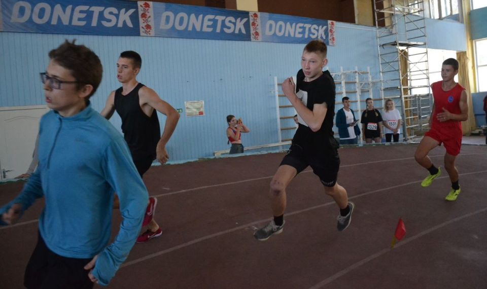 Сегодня, 27 сентября, прошло открытое первенство Донецкой Народной Республики по легкой атлетике, которое стало настоящим триумфом для юных спортсменов из ГБОУ «Мироновская школа №10 г.о. Дебальцево». Юные атлеты... Сегодня, 27 сентября, прошло открытое первенство Донецкой Народной Республики по легкой атлетике, которое стало настоящим триумфом для юных спортсменов из ГБОУ «Мироновская школа №10 г.о. Дебальцево». Юные атлеты...