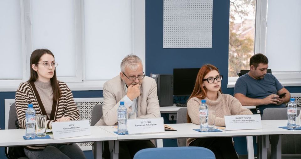 Развитие молодежного предпринимательства как важнейший фактор решения социально-экономических проблем Развитие молодежного предпринимательства как важнейший фактор решения социально-экономических проблем