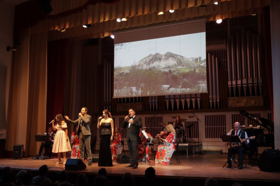 Мы родом из Донбасса: в филармонии дан старт большому гастрольному туру! Мы родом из Донбасса: в филармонии дан старт большому гастрольному туру!