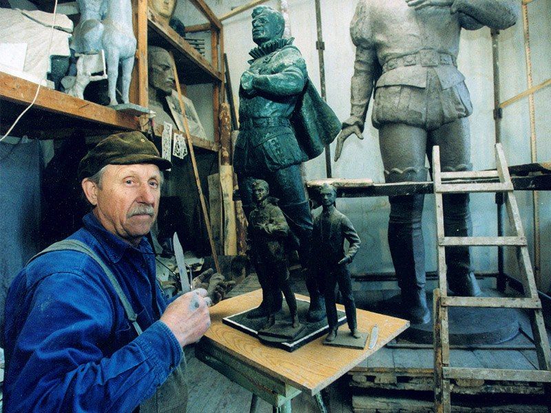 Алексей Кулемзин: Звезда, увековеченная в бронзе: памятник Анатолию Соловьяненко в нашем городе! Алексей Кулемзин: Звезда, увековеченная в бронзе: памятник Анатолию Соловьяненко в нашем городе!