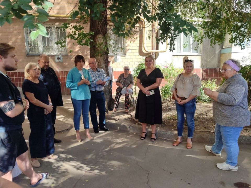 Депутат Андрей Боряк (фракция «Единая Россия»), #Комитет_по_здравоохранению_охране_материнства_и_детства, во исполнение поручения Главы ДНР Дениса Пушилина, провел встречу с жителями Калининского района Донецка Депутат Андрей Боряк (фракция «Единая Россия»), #Комитет_по_здравоохранению_охране_материнства_и_детства, во исполнение поручения Главы ДНР Дениса Пушилина, провел встречу с жителями Калининского района Донецка
