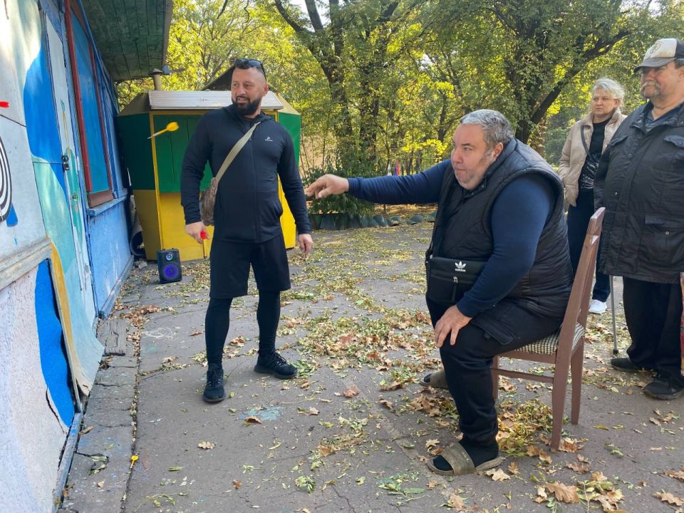 Сила духа и единство: в Енакиево прошли спортивные соревнования для людей с ограниченными возможностями здоровья Сила духа и единство: в Енакиево прошли спортивные соревнования для людей с ограниченными возможностями здоровья