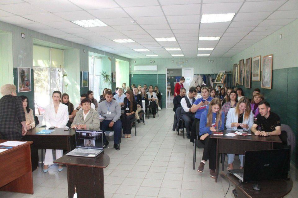 27 сентября в пгт Мангуш состоялась учредительная конференция по созданию Республиканской молодёжной организации при Региональной национально-культурной автономии греков Приазовья 27 сентября в пгт Мангуш состоялась учредительная конференция по созданию Республиканской молодёжной организации при Региональной национально-культурной автономии греков Приазовья