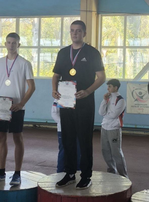 Сегодня, 27 сентября, прошло открытое первенство Донецкой Народной Республики по легкой атлетике, которое стало настоящим триумфом для юных спортсменов из ГБОУ «Мироновская школа №10 г.о. Дебальцево». Юные атлеты... Сегодня, 27 сентября, прошло открытое первенство Донецкой Народной Республики по легкой атлетике, которое стало настоящим триумфом для юных спортсменов из ГБОУ «Мироновская школа №10 г.о. Дебальцево». Юные атлеты...