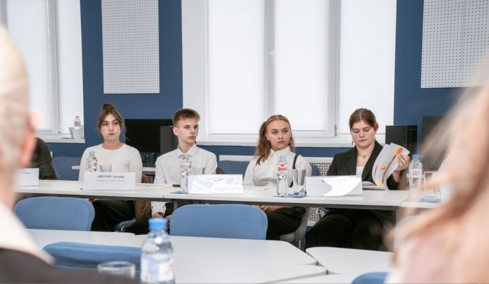 Развитие молодежного предпринимательства как важнейший фактор решения социально-экономических проблем Развитие молодежного предпринимательства как важнейший фактор решения социально-экономических проблем