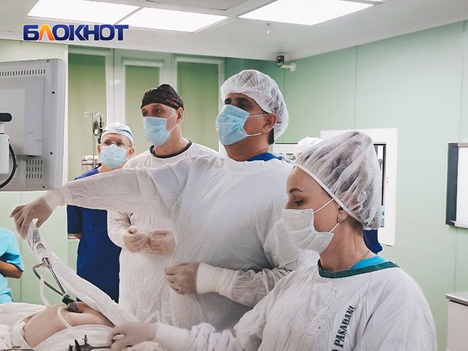 Донецкие хирурги получили опыт оперирования «через прокол» в Краснодаре Донецкие хирурги получили опыт оперирования «через прокол» в Краснодаре