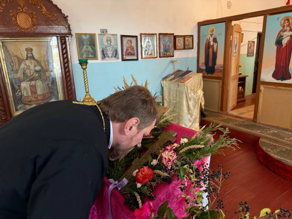 Архипастырский визит в Новоазовский церковный округ: митрополит Владимир посетил храмы благочиния Архипастырский визит в Новоазовский церковный округ: митрополит Владимир посетил храмы благочиния