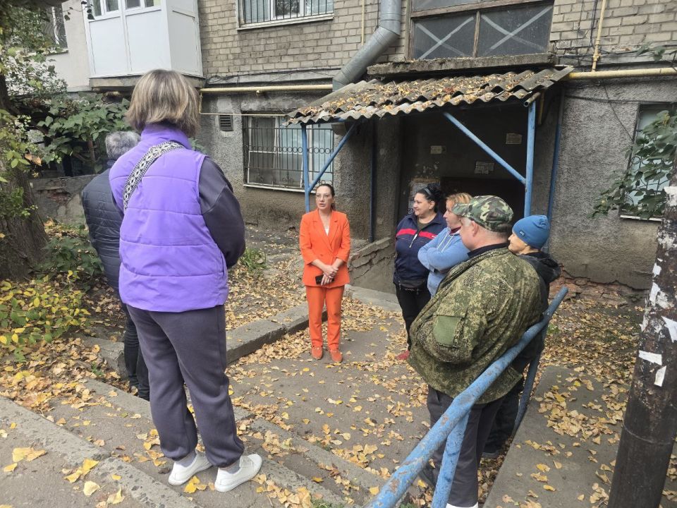 Продолжаются встречи с трудовым коллективом Ленинского района города Донецка Продолжаются встречи с трудовым коллективом Ленинского района города Донецка