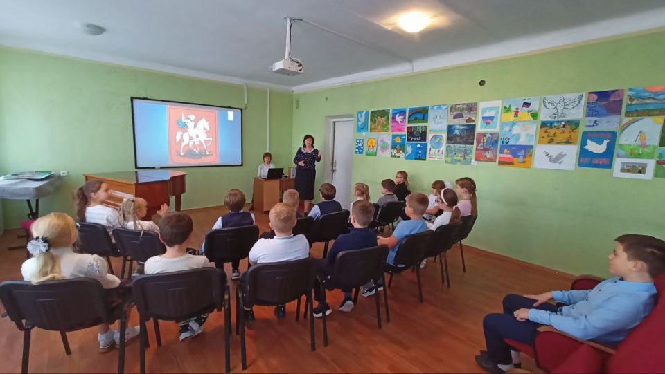 Ко Дню воссоединения Донецкой Народной Республики, Луганской Народной Республики, Запорожской области и Херсонской области с Российской Федерацией Ко Дню воссоединения Донецкой Народной Республики, Луганской Народной Республики, Запорожской области и Херсонской области с Российской Федерацией