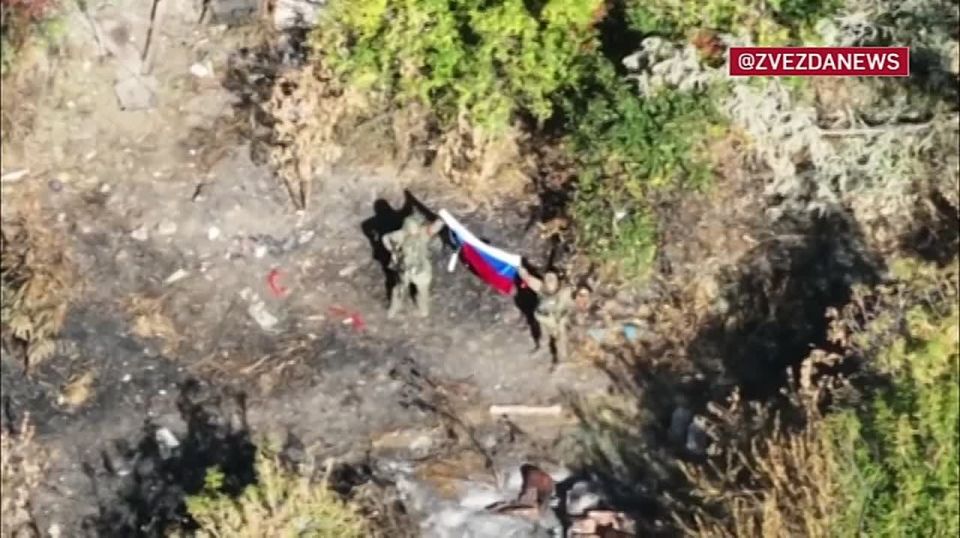 Так шли бои за Шандриголово в ДНР — нашим военнослужащим с неба помогали дроны, которые точными ударами поражали технику, огневые точки и командно-наблюдательные пункты всушников