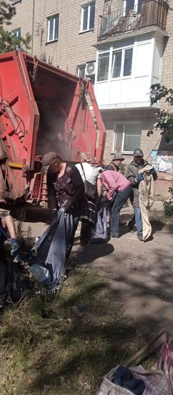 Иван Приходько: Уважаемые жители Горловки! Представляю вам еженедельный отчет о деятельности муниципального унитарного предприятия «Управляющая компания города Горловка» Иван Приходько: Уважаемые жители Горловки! Представляю вам еженедельный отчет о деятельности муниципального унитарного предприятия «Управляющая компания города Горловка»