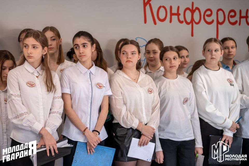 «Молодая Республика» объявила старт третьего сезона конкурса «Лига Ораторов» «Молодая Республика» объявила старт третьего сезона конкурса «Лига Ораторов»