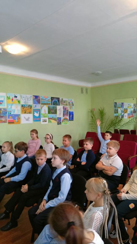 Ко Дню воссоединения Донецкой Народной Республики, Луганской Народной Республики, Запорожской области и Херсонской области с Российской Федерацией Ко Дню воссоединения Донецкой Народной Республики, Луганской Народной Республики, Запорожской области и Херсонской области с Российской Федерацией