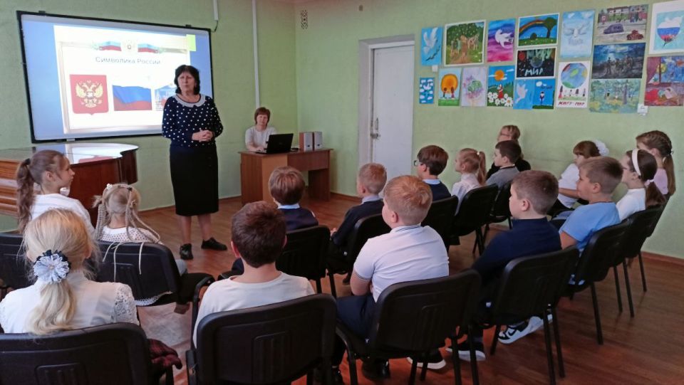 Ко Дню воссоединения Донецкой Народной Республики, Луганской Народной Республики, Запорожской области и Херсонской области с Российской Федерацией Ко Дню воссоединения Донецкой Народной Республики, Луганской Народной Республики, Запорожской области и Херсонской области с Российской Федерацией
