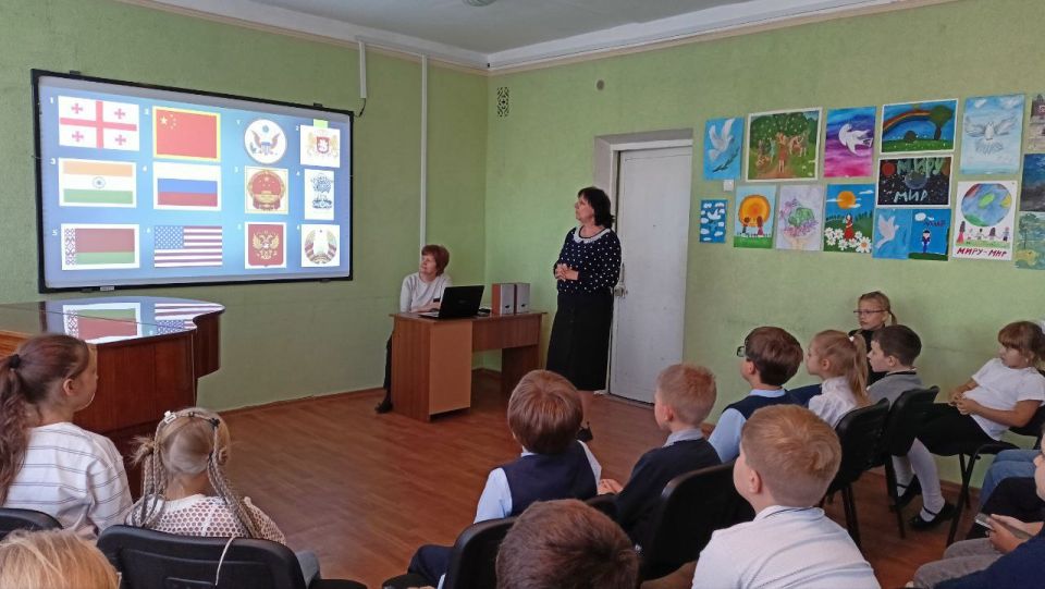 Ко Дню воссоединения Донецкой Народной Республики, Луганской Народной Республики, Запорожской области и Херсонской области с Российской Федерацией Ко Дню воссоединения Донецкой Народной Республики, Луганской Народной Республики, Запорожской области и Херсонской области с Российской Федерацией