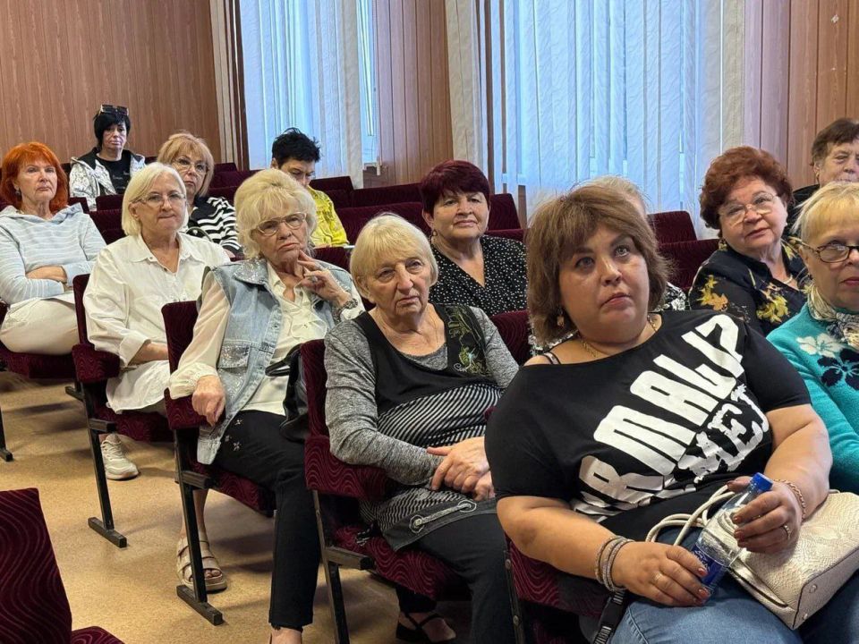 Женское движение Единой России в «Фарватере социального будущего» Женское движение Единой России в «Фарватере социального будущего»