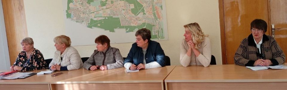 Сегодня, 29 сентября, руководитель Управы Петровского внутригородского района Администрации городского округа Донецк Наталья Бегуненко провела рабочее совещание, в котором приняли участие заместитель руководителя Управы... Сегодня, 29 сентября, руководитель Управы Петровского внутригородского района Администрации городского округа Донецк Наталья Бегуненко провела рабочее совещание, в котором приняли участие заместитель руководителя Управы...