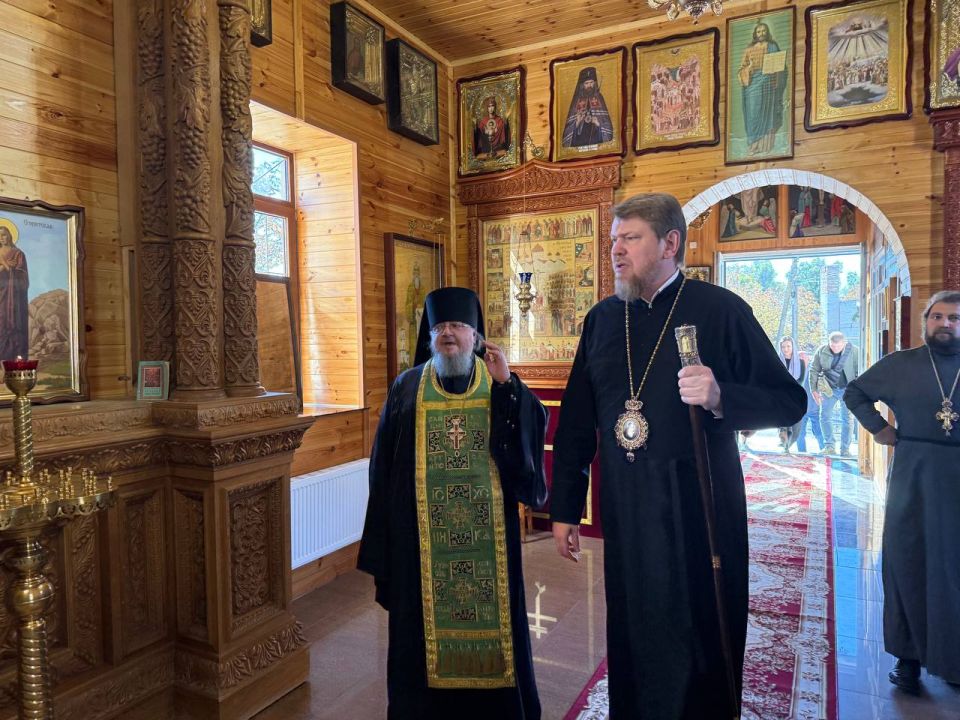 Архипастырский визит в Новоазовский церковный округ: митрополит Владимир посетил храмы благочиния Архипастырский визит в Новоазовский церковный округ: митрополит Владимир посетил храмы благочиния