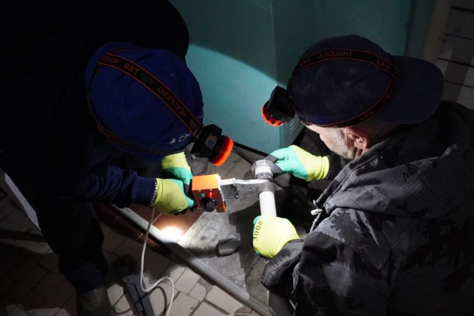 Сахалинские специалисты налаживают работу отопления в шахтерской больнице Сахалинские специалисты налаживают работу отопления в шахтерской больнице