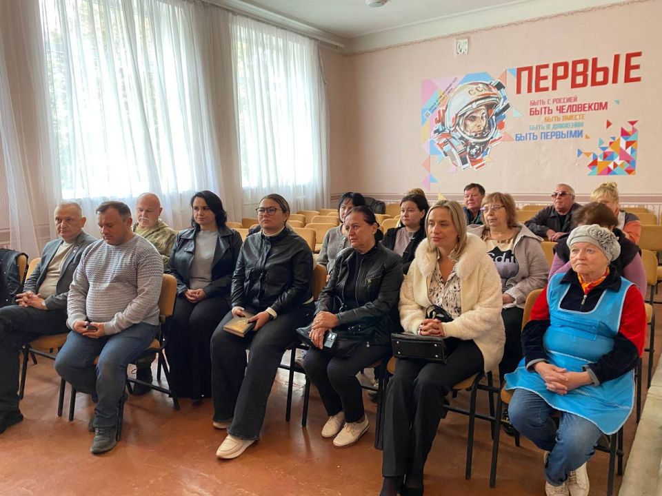 По поручению Главы Республики Дениса Пушилина регулярно проводятся встречи с гражданами По поручению Главы Республики Дениса Пушилина регулярно проводятся встречи с гражданами