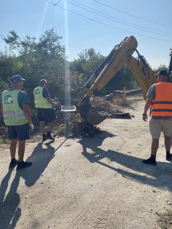 Борис Трима: Рабочие Нижегородской области обновляют водопроводные сети в пгт Ялта Мангушского округа Борис Трима: Рабочие Нижегородской области обновляют водопроводные сети в пгт Ялта Мангушского округа