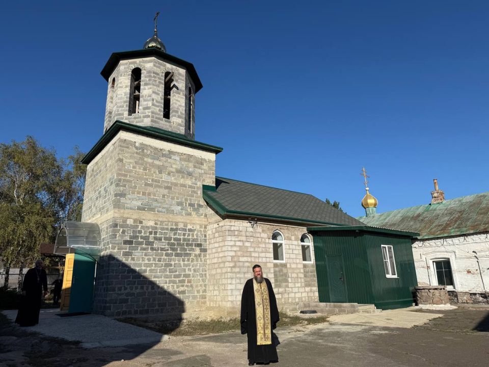Архипастырский визит в Новоазовский церковный округ: митрополит Владимир посетил храмы благочиния Архипастырский визит в Новоазовский церковный округ: митрополит Владимир посетил храмы благочиния