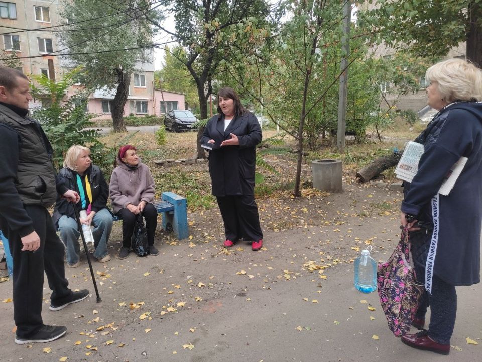Сегодня, 29 сентября, спикер-активист Кировского района Татьяна Синяговская провела встречу с жителями на подведомственной территории по адресу квартал Северный, 16 Сегодня, 29 сентября, спикер-активист Кировского района Татьяна Синяговская провела встречу с жителями на подведомственной территории по адресу квартал Северный, 16