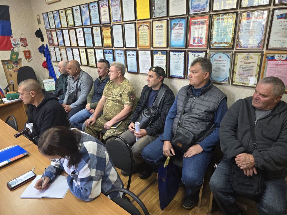 Дмитрий Огилец: По поручению Главы Донецкой Народной Республики Дениса Владимировича Пушилина депутаты Народного Совета продолжают проводить встречи с гражданами Дмитрий Огилец: По поручению Главы Донецкой Народной Республики Дениса Владимировича Пушилина депутаты Народного Совета продолжают проводить встречи с гражданами