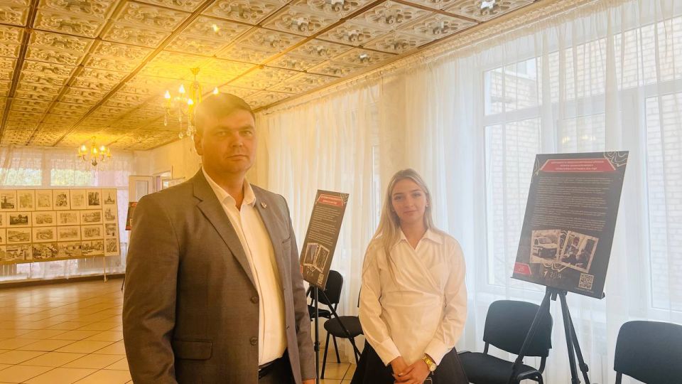 Сегодня молодежь Движения Первых собрались в стенах школы искусств Симфония Приморья, чтобы отметить важное событие в истории нашей страны — День воссоединения Донбасса с Россией Сегодня молодежь Движения Первых собрались в стенах школы искусств Симфония Приморья, чтобы отметить важное событие в истории нашей страны — День воссоединения Донбасса с Россией